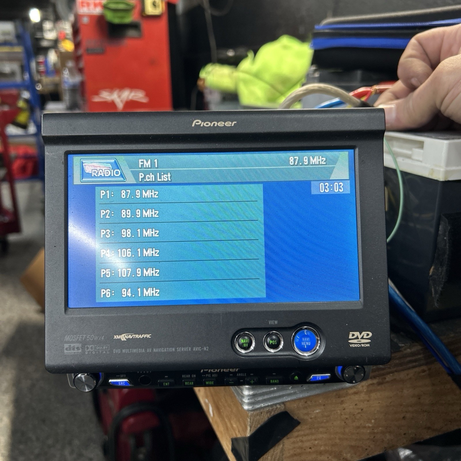 Pioneer AVIC-N2 Multi Media System Flip Out Screen