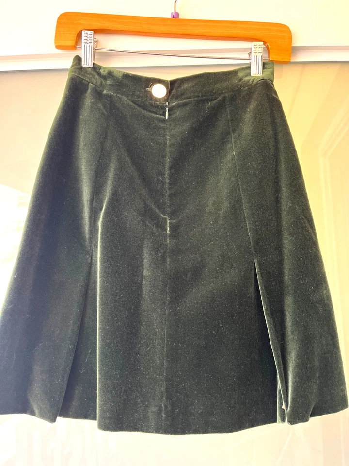 Vivienne Westwood Women's Vintage Suit from the 90s | Forest Green Velvet - Image 4 of 4