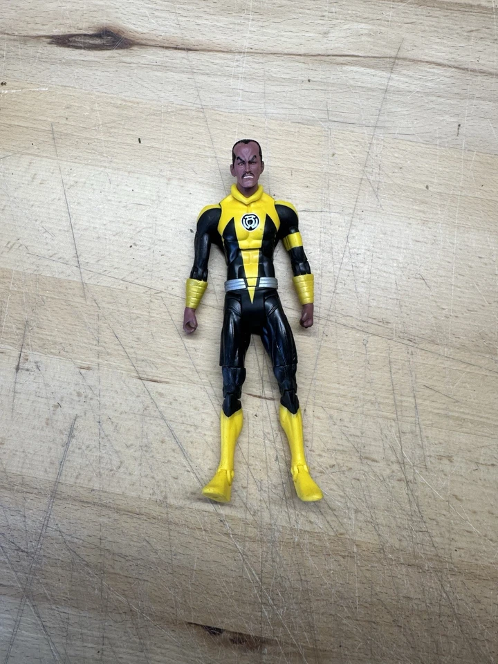Figura Posable Mattel DC Universe Classics Sinestro Yellow Lantern 2010 6" Foto 2 de 3
