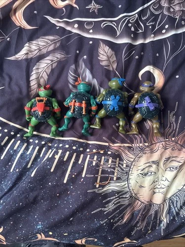 Vintage 1990/91 TMNT Ninja Turtles Storage Shell 4 Figures Lot Accessories RARE