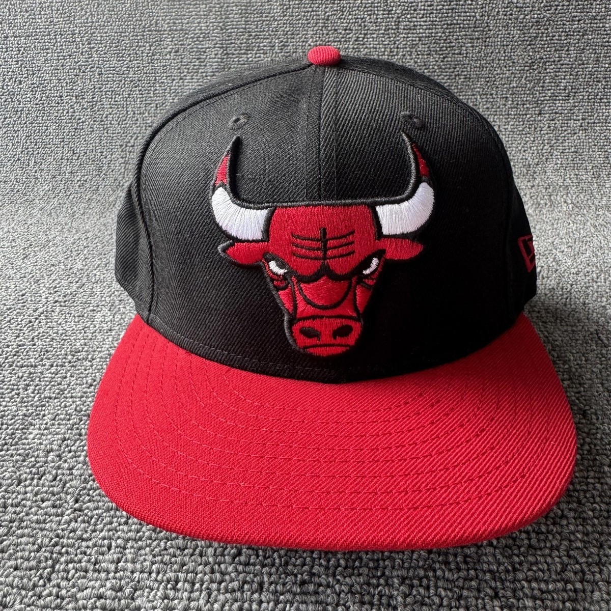 New Era Chicago Bulls 9FIFTY Snapback Hat Black Red Flat Brim
