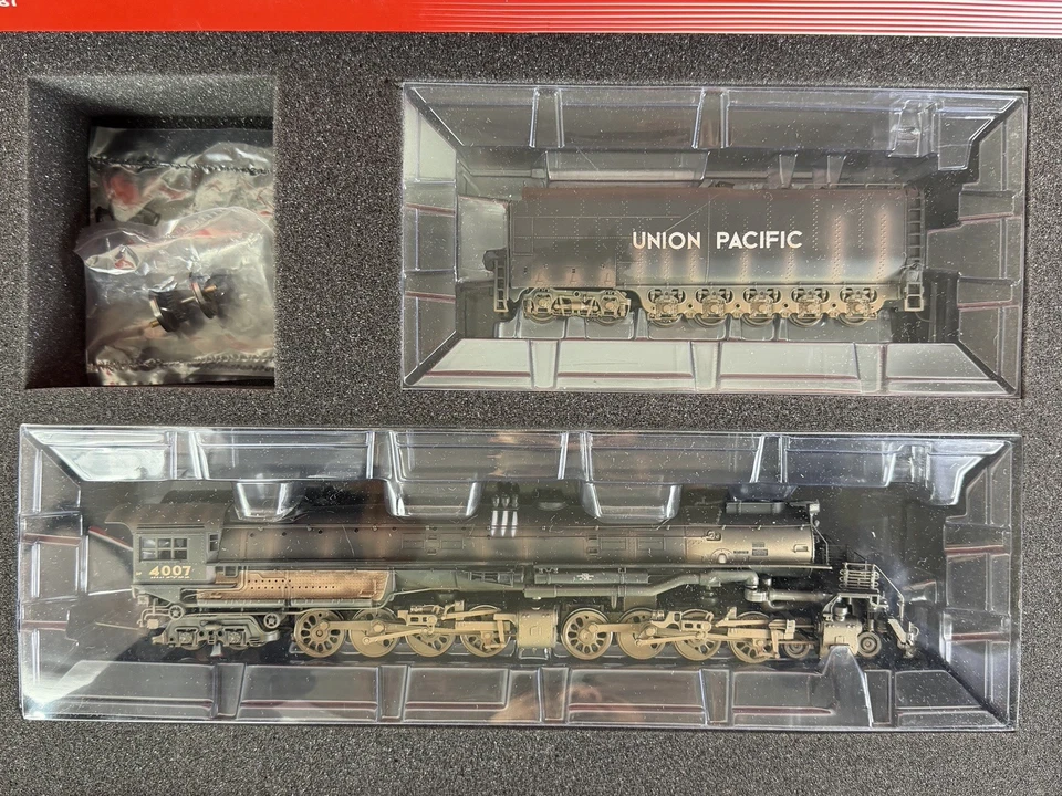 NIB UNRUN  Rivarossi HR2098 UP 4-8-8-4 Big Boy 4007 Factory Weathered - Image 3 of 4