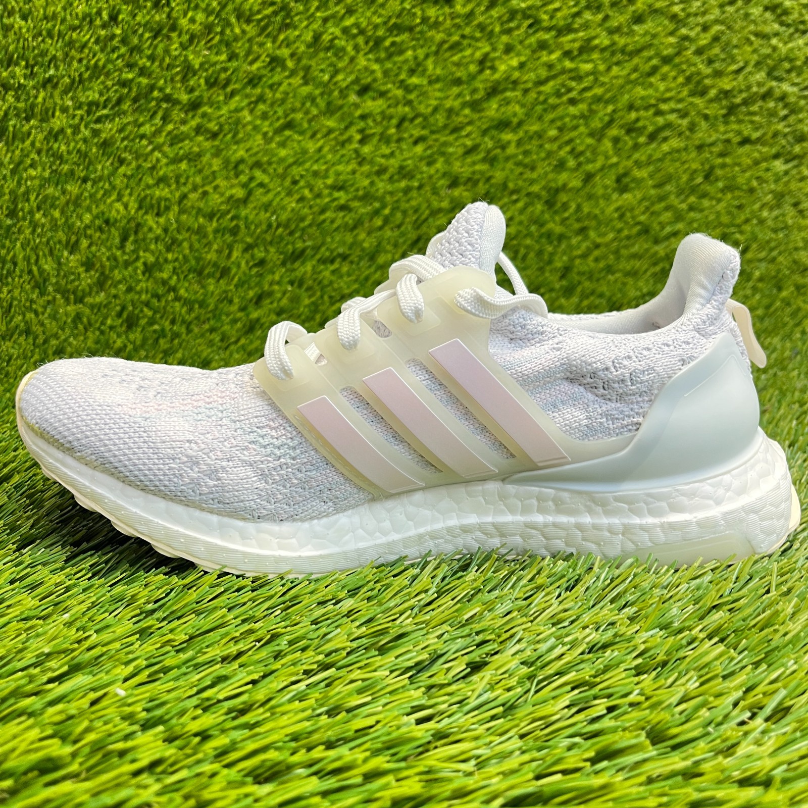 Adidas UltraBoost 5.0 DNA Womens Size 5.5 White Pink Running Shoes Sneakers thumbnail 2