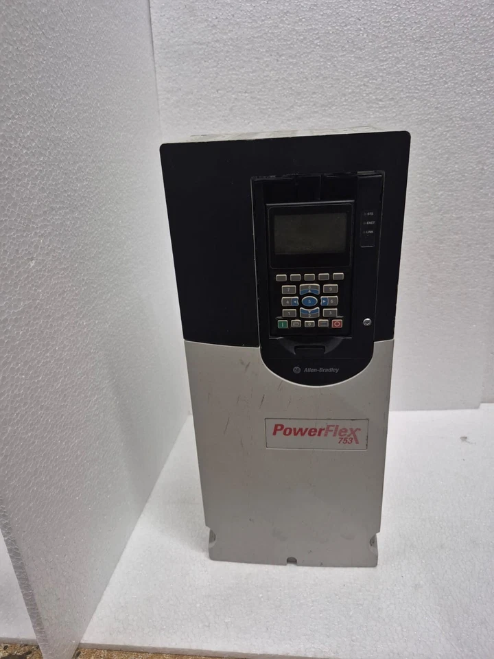 ALLEN-BRADLEY 20F11NC037JA0NNN AC Drive Powerflex 753 18,5KW 25HP Foto 2 de 4
