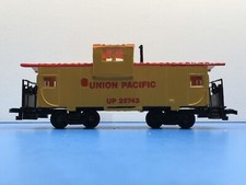 HO Scale Bachmann "Union Pacific" Freight Train Caboose 25743. 2