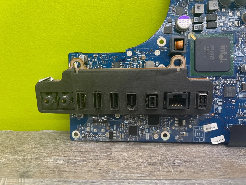 OEM Apple 20" iMac Logic Board 820-2143-A NO CPU/No RAM 661-4437 - Image 3 of 4