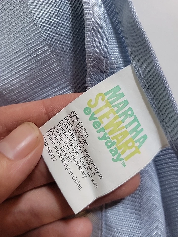 Martha Stewart Y2K Powder Blue Satin Rectangular Table Cloth Size 96"x 54" - Image 3 of 4