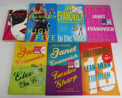 Bulk Lot 7 Janet Evanovich Books, Stephanie Plum Series  1, 5 ,9, 10, 11, 12, 13 - Picture 1 of 10