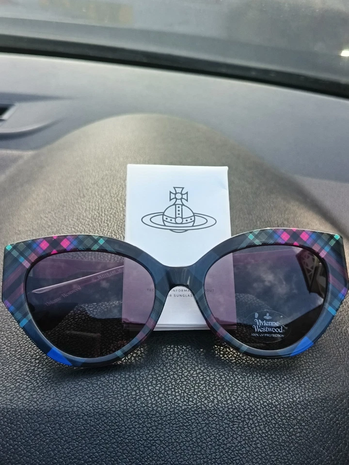 Vivienne Westwood Women's Sunglasses Retail Price £150 - Image 2 of 4