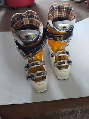 DALBELLO  SKI BOOTS  SIZE 7.5 /25.0  Warn Once 