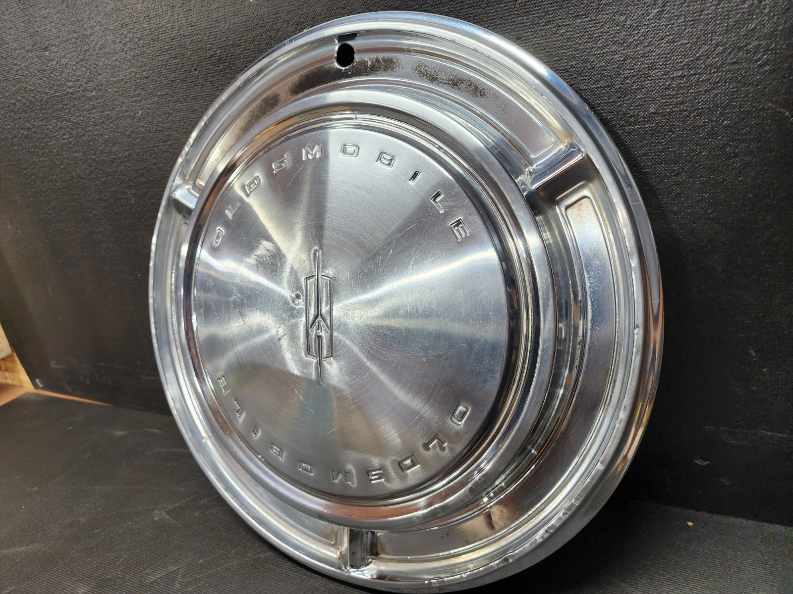 1969 Oldsmobile Delta Wheel Cover Hub Cap Center 15" Chevy GM 98 88 Olds 69 OEM