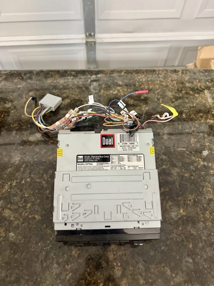 DUAL DV704i Bluetooth CD/DVD USB Radio Flip Touch screen MP3 7-inch car stereo - Image 4 of 4