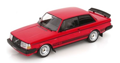 1:18 Ixo Volvo 240 Turbo Custom  1984 red