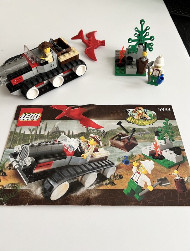 LEGO Adventurers Dino Island 5934 Dino Explorer 100% Complete W/Instructions 