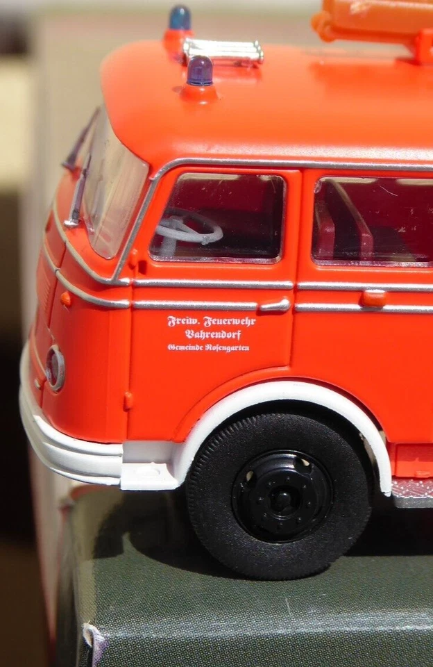 Heico HC 2029 H0 Pompieri Vahrendorf MB Mercede Benz LP 311 Pullmann Lf 16 1:87 - Immagine 3 di 4