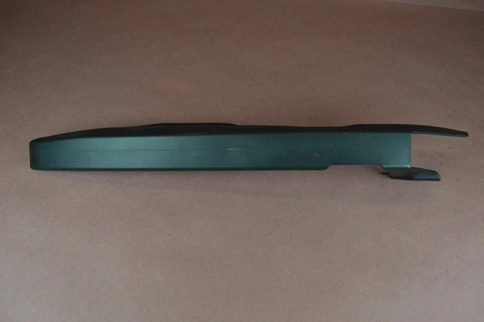 2013 - 2017 HYOSUNG GT650R GT 650 R CHAIN GUARD GUIDE COVER COWL FAIRING - Image 4 of 4