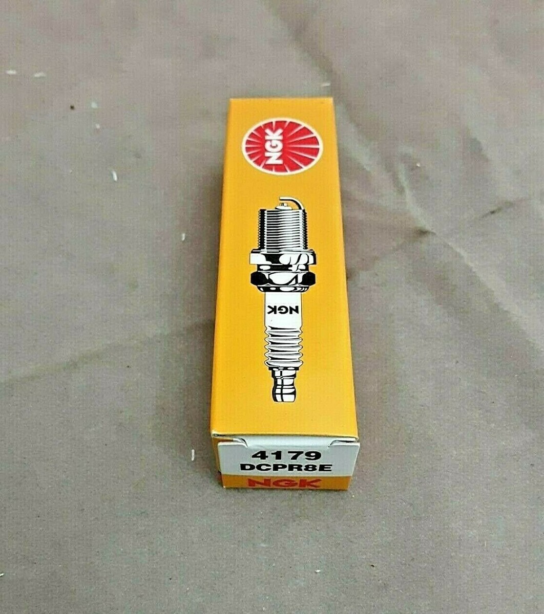 2 - Pack NGK 4179 Standard Plug Spark Plugs DCPR8E New Genuine