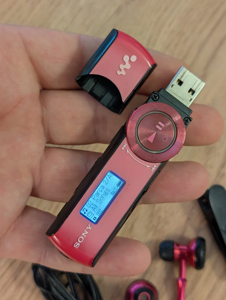 Sony NWZ-B172 Mp3 Player Pink 🩷 - 2GB Very Good Condition. With Belt Clip, 🎧 - Image 4 of 4