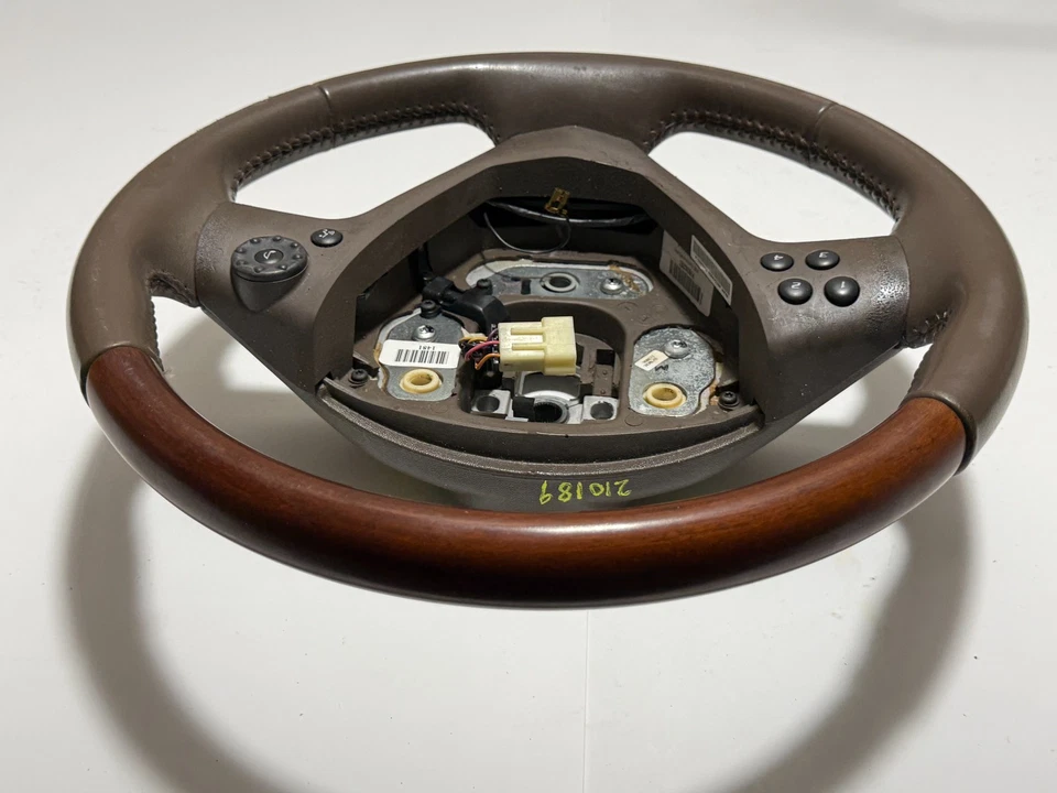 Volante Cadillac CTS 2003-2007 con interruptor de control de crucero OEM Foto 4 de 4