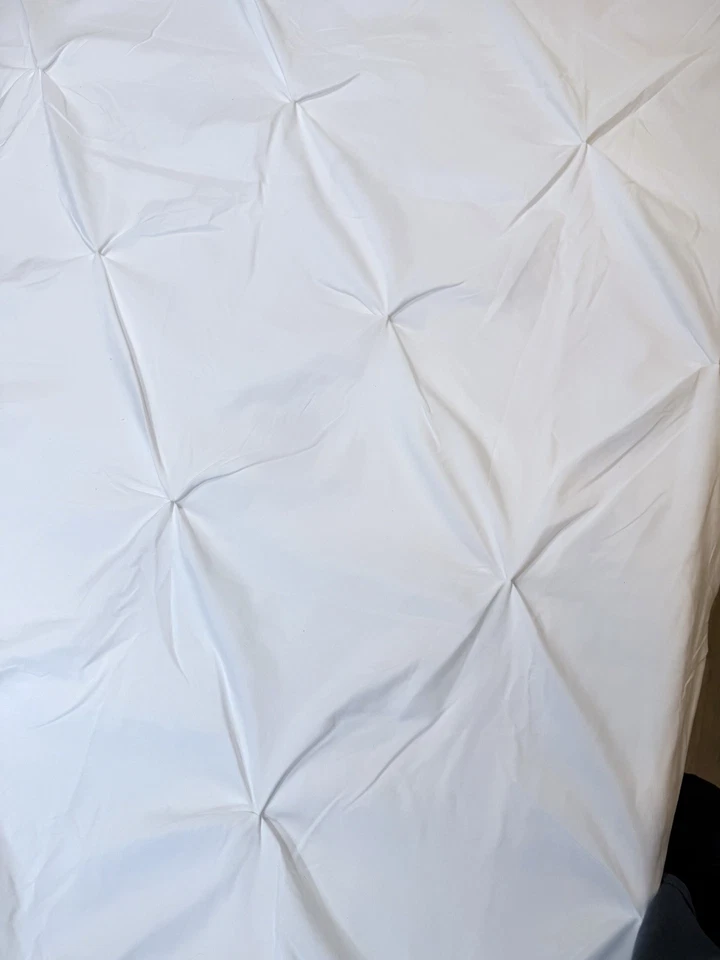 Funda nórdica Pottery Barn Teen microfibra reciclada Pintuck Twin/Twin XL blanca Foto 4 de 4