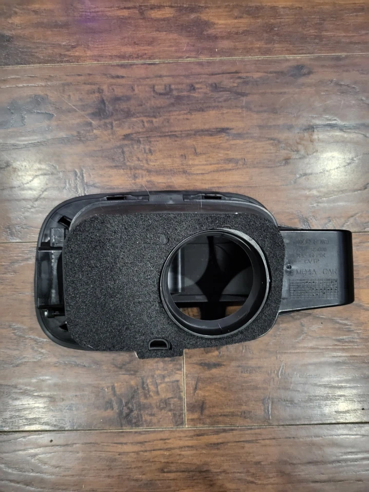 2021-2025 OEM Genuine Kia Sorento Fuel Pocket Housing 81595-R5000 - Image 3 of 3