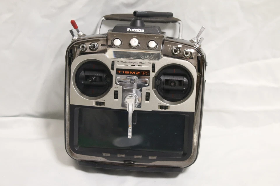 Futaba T18MZ WC Weltmeister Ver FASS Testmodell 2,4 GHz Sender mit Koffer - Bild 2 von 4