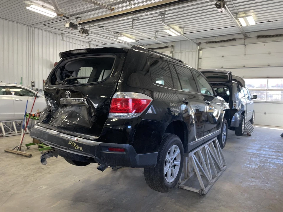 Conjunto de bomba y motor ABS usado se adapta a: actuador y bomba Toyota Highlander 2012 Foto 3 de 4