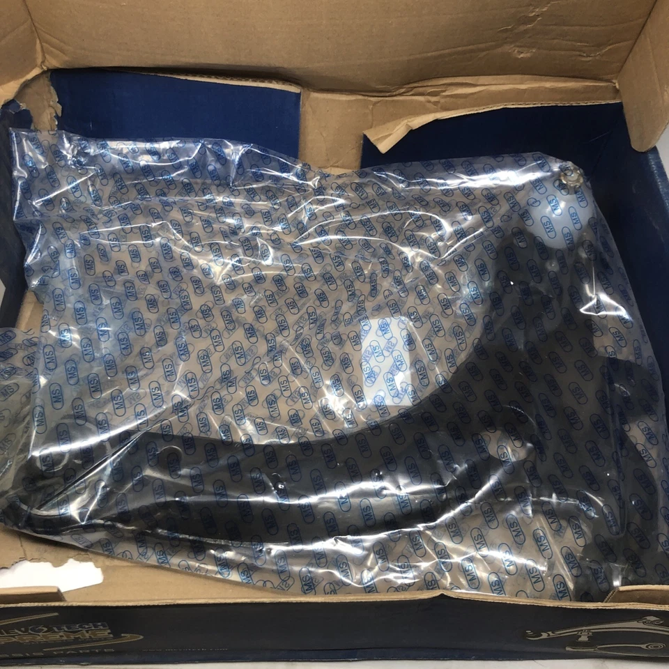 New Mevotech MS50131 Control Arm & Ball Joint Assembly - Image 3 of 4