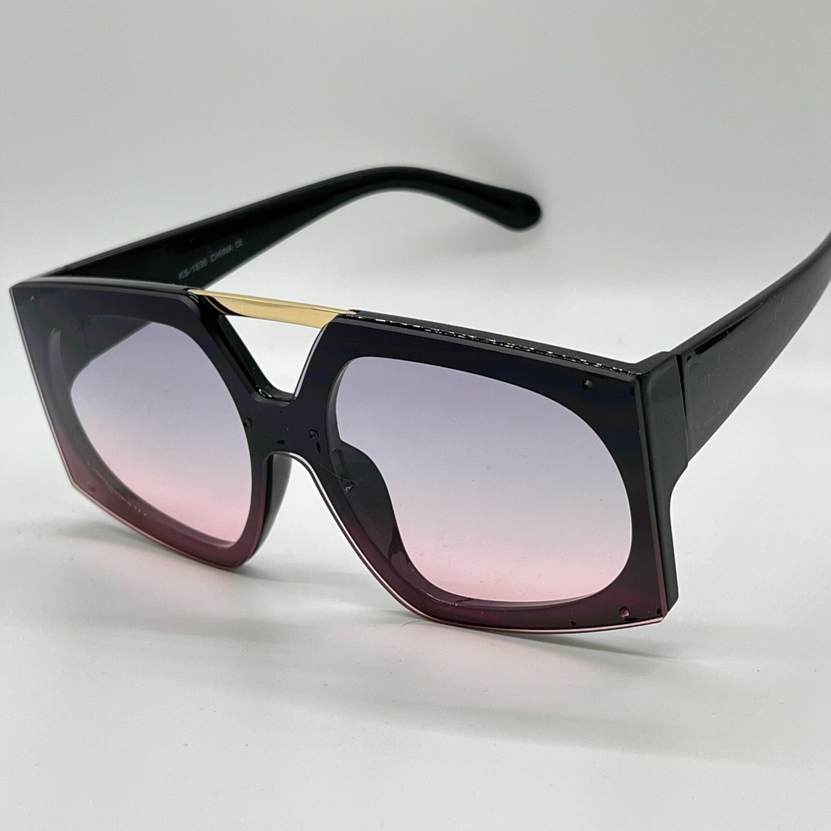 Oversized Square Sunglasses Fashion Gradient Lens Statement  display picture 2