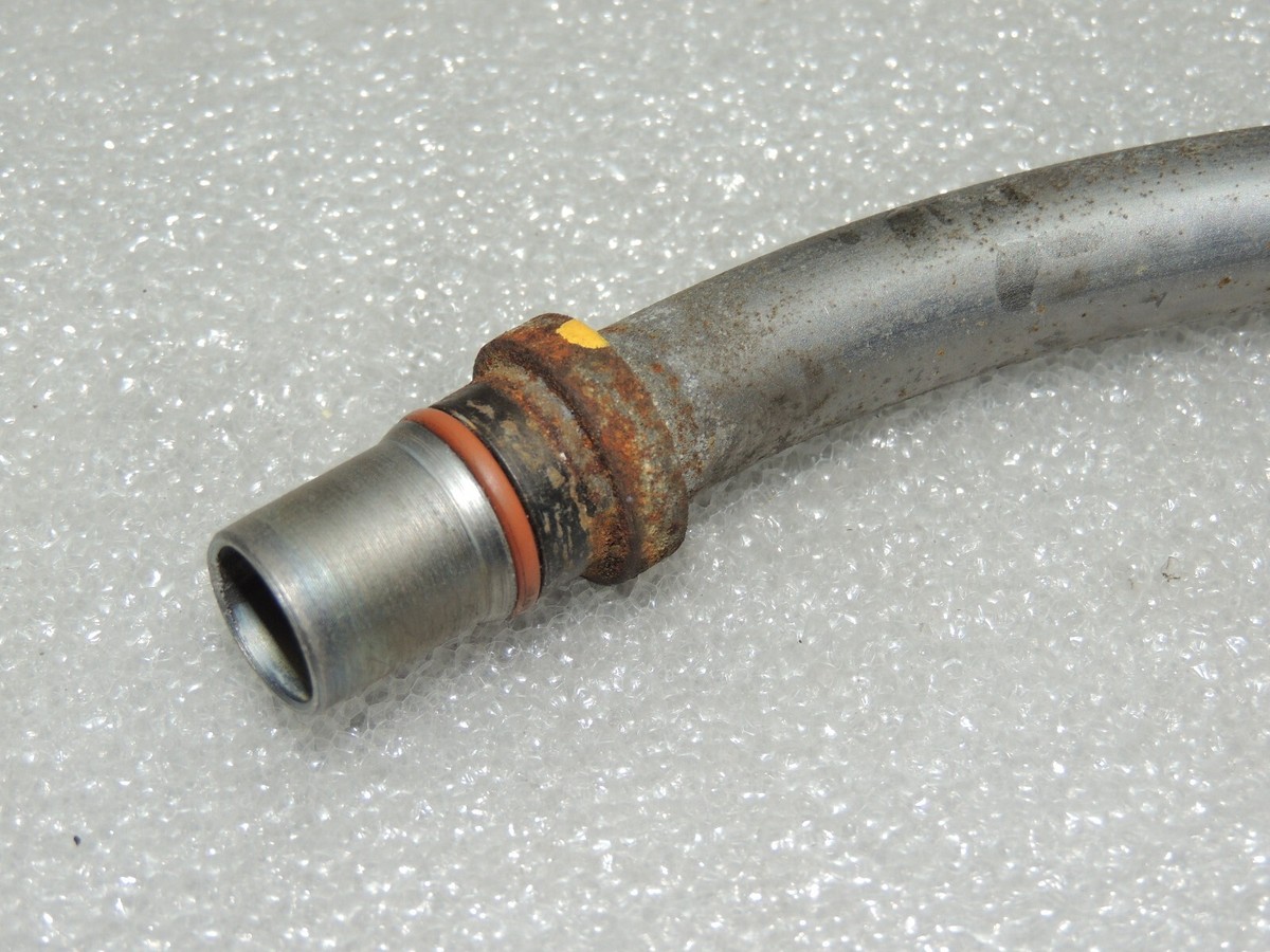 Renault Trafic III 1,6DCI 107kw Ölpeilstab Hülse 111518504R  