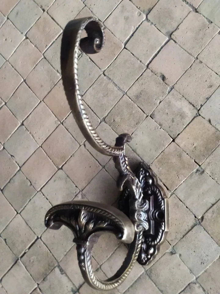 Patère  Murale Porte Manteau en Bronze Patiné Ancien . - Photo 3/4