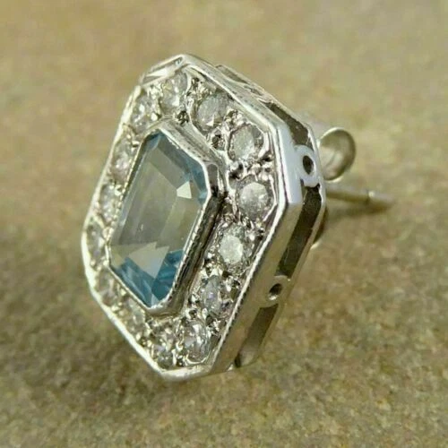 Brincos redondos de pedra branca e água-marinha corte esmeralda 3,45 ct em ouro branco 14k - Imagem 3 de 4