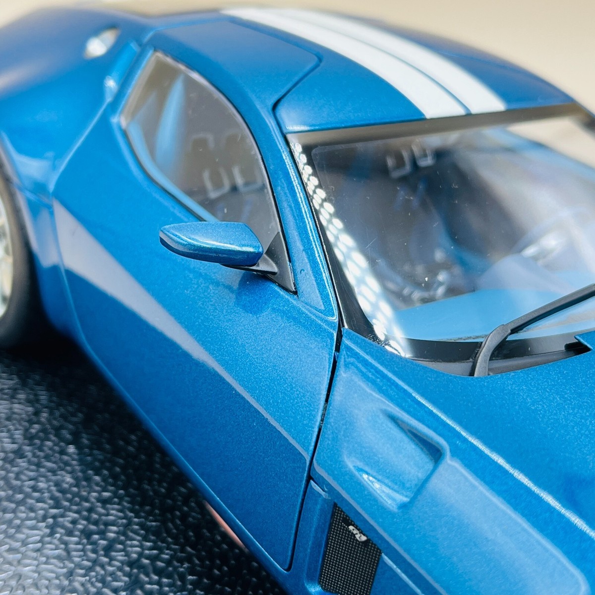 AUTOart 1/18 FORD SHELBY GR-1 CONCEPT Blue White Stripes 73073