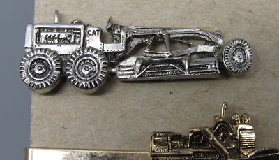LOT De 2 Attaches Vintage équipement Lourd - Bulldozer, Road Grader, Métal