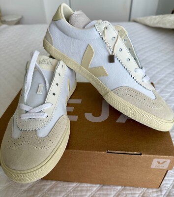Veja  Volley Canvas & Suede Sneakers NIB  Size EU40/USW9 White- Pierre