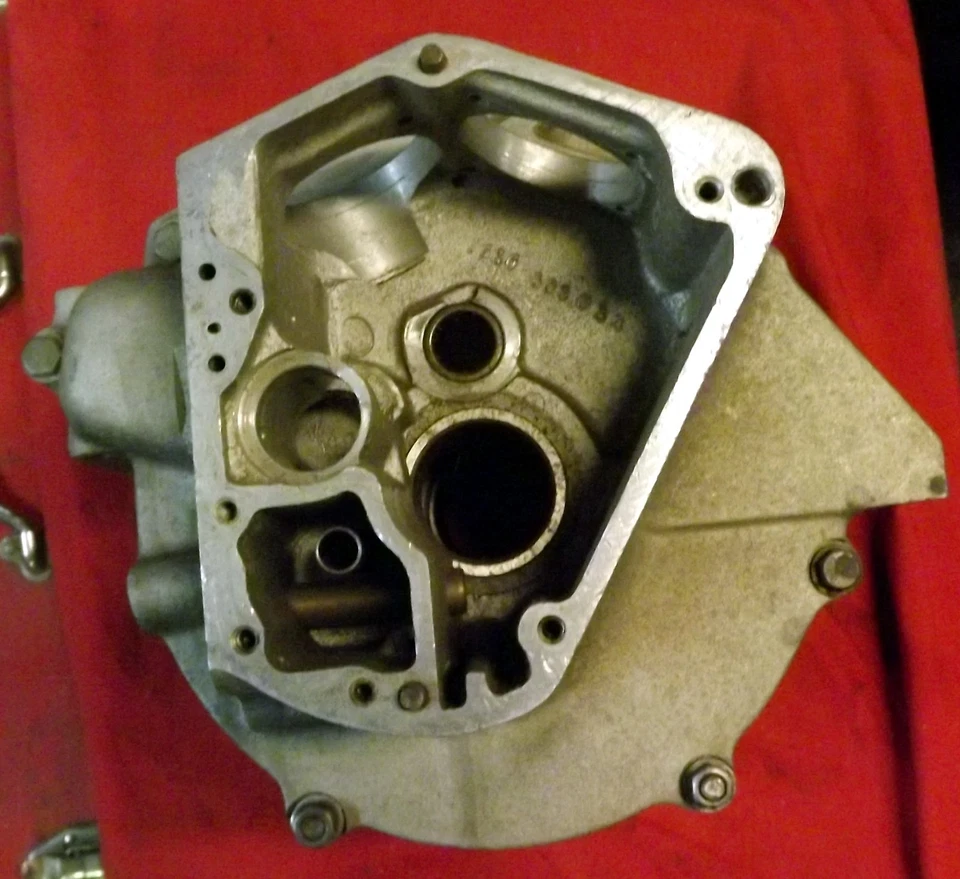 FUNDAS DE MOTOR HARLEY DAVIDSON 1986 FXRT Foto 3 de 4