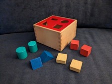 Steckbox mit Deckel 8 Steckteilen Formen Sortierkasten Motorik Holzspielzeug 
