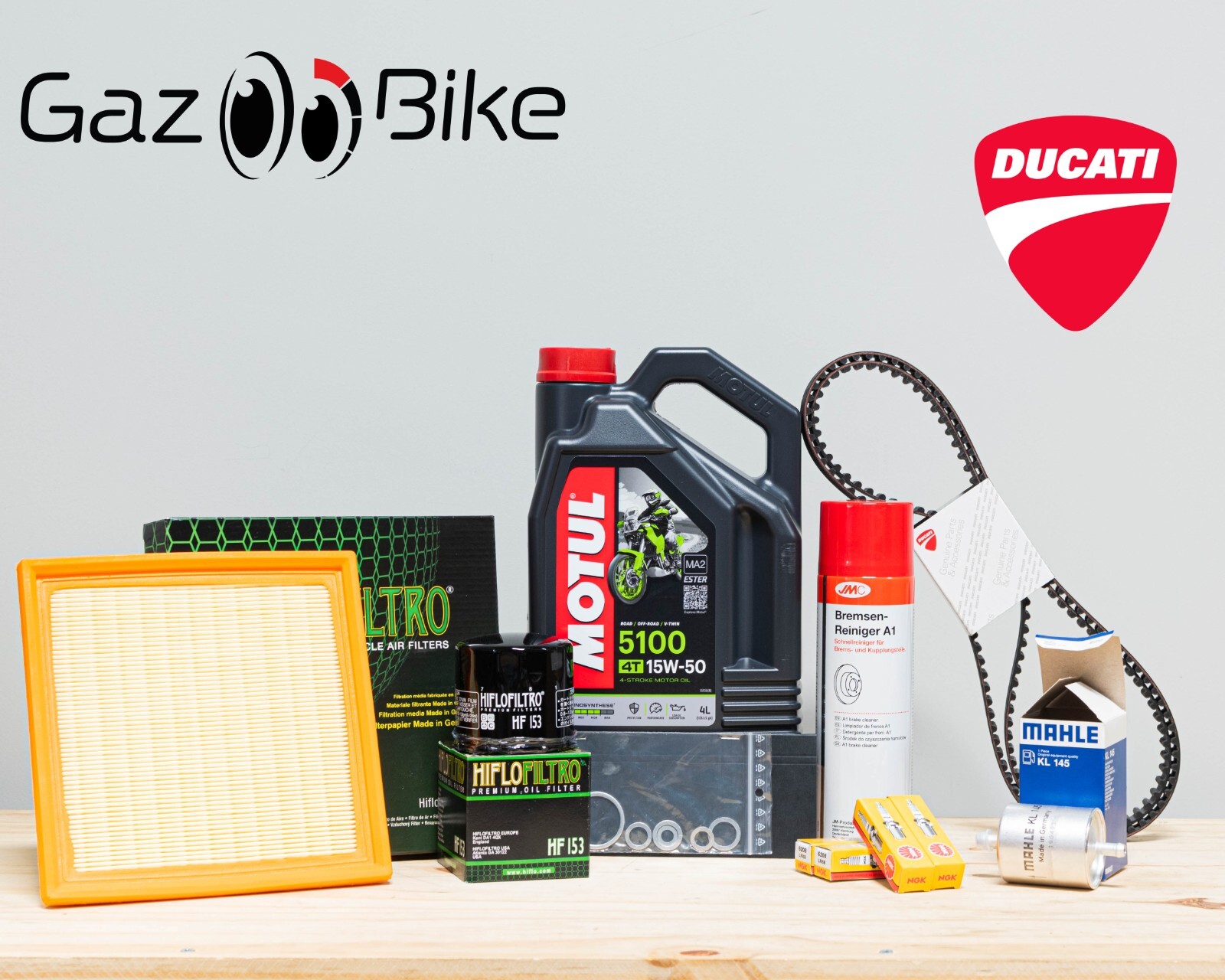 Huile Motul 15W50 en kit vidange Ducati ST3 pour protéger l'embrayage et fluidifier les vitesses