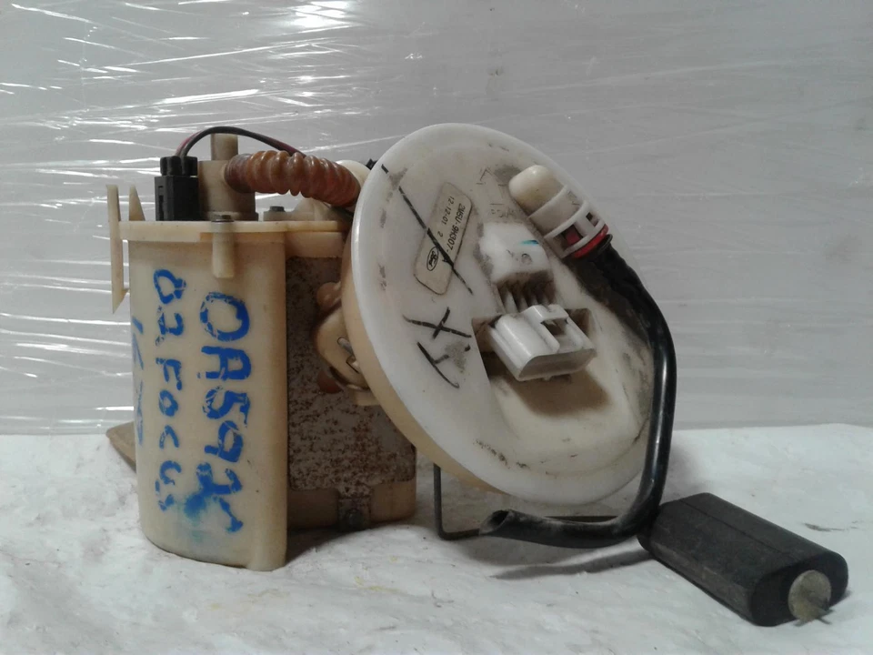 Used Fuel Pump fits: 2002 Ford Focus Pump Assembly without support rods from 12/ Foto 2 de 4