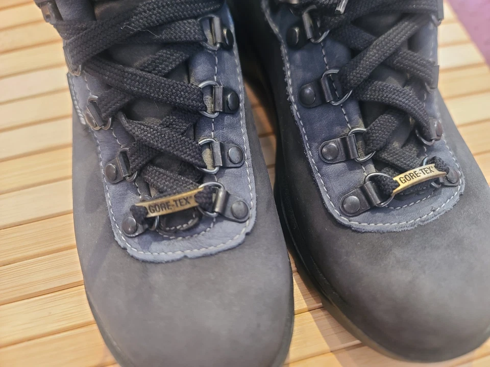 Botas de montanhismo de couro para caminhada REI Raichle - Imagem 4 de 4