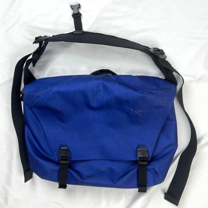 【ネイビー】ARC'TERYX Granville 10 Courier Bag ARC'TERYX GRANVILLE 10 COURIER BAG Blue | eBay