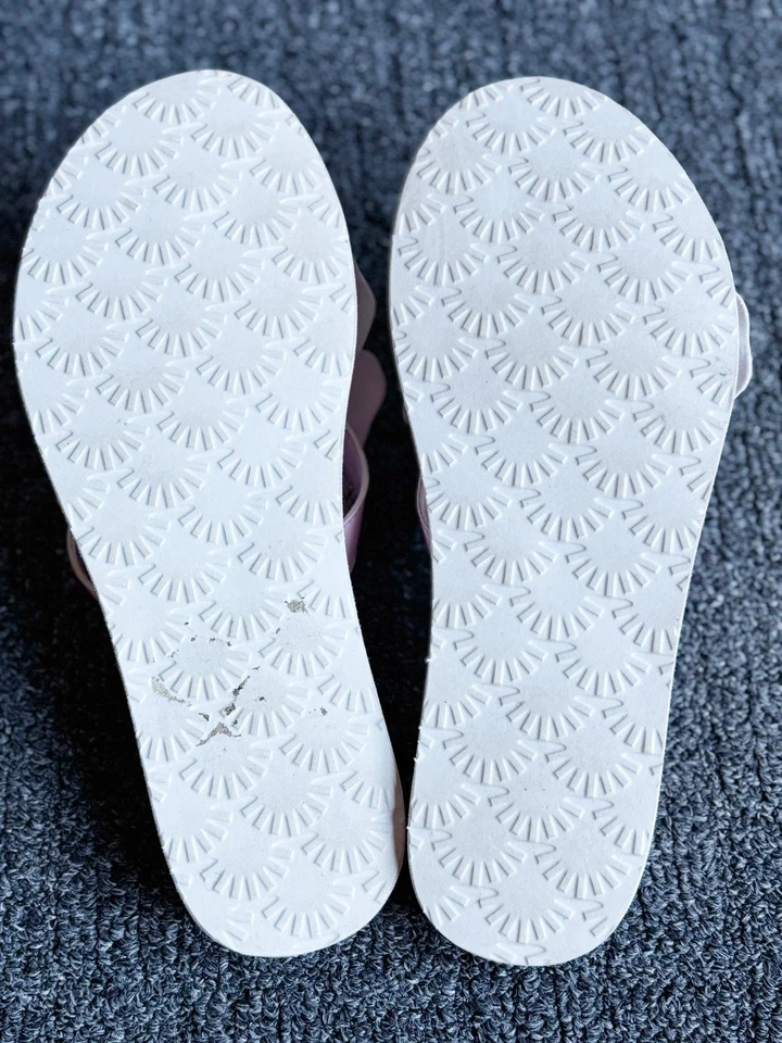 Qomens UGG Pink Floral flipflops slippers size 9 for Wedding - Image 4 of 4