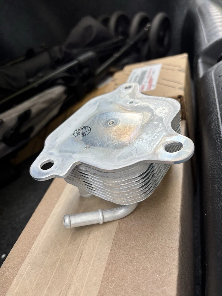 2022 - 2025 Tundra 红杉自动原始设备制造商变速箱油冷却器 — 第 3/4 张图片