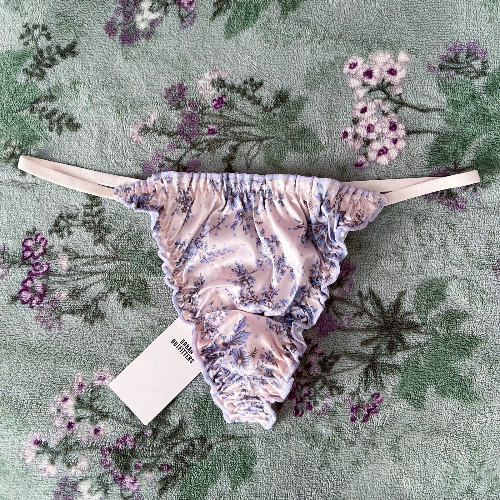 Urban Outfitters In Bloom Floral Print G-String Panty 💙🤍