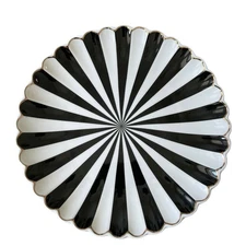 Monterey Bay Fine Porcelain Salad Plates 9in Black White Scallop Set of 4 NEW