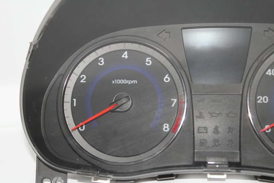 Cuadro de instrumentos velocímetro medidores de panel Hyundai Accent 2015 24.139 millas Foto 2 de 4