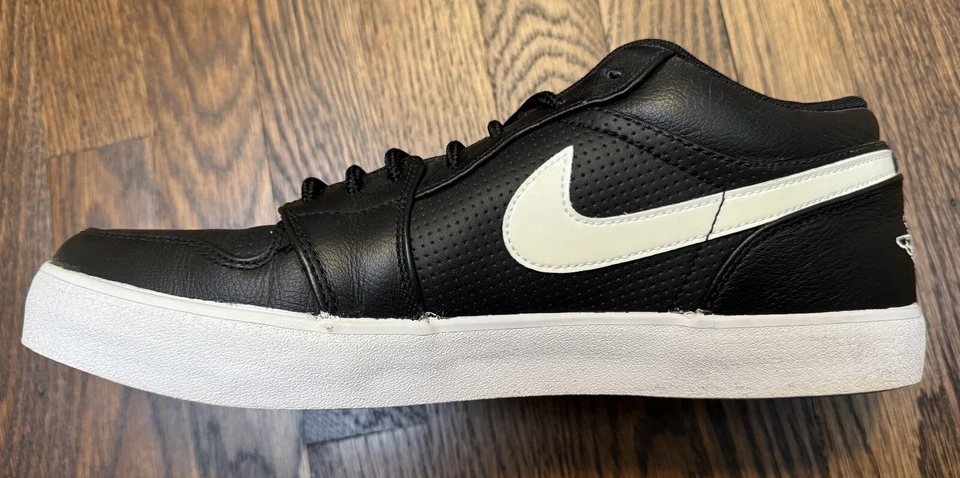 Nike - Talla 10 - Air Jordan 1 V.2 Bajo Negro Blanco (584794-010) Foto 4 de 4