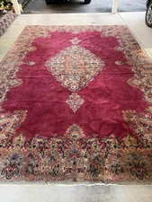 10 x 14 Karastan rug. Classic Beauty.