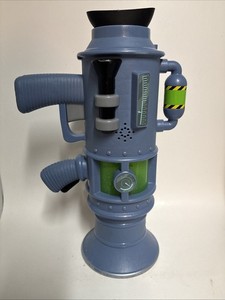 Despicable Me Ultimate Fart Blaster Gun Shoots Real Fog Lights Up Works