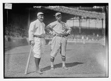 Hans Lobert,New York NL & Joe Schultz,Brooklyn NL (baseball),1915,MLB,uniforms